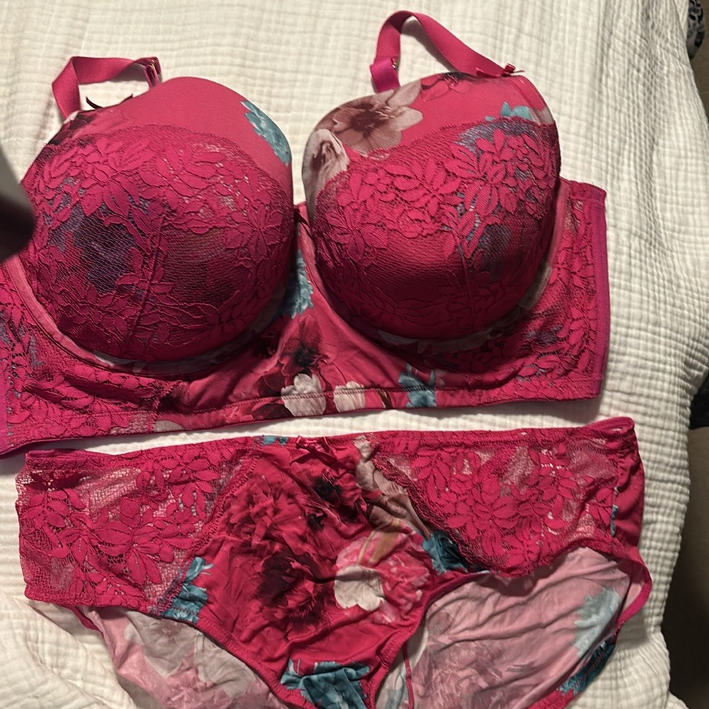 Seriously sexy cacique 46DD and panty 22/24 hot pink and floral